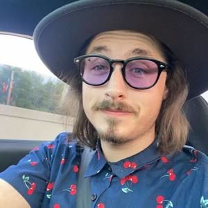 Meet your Posher, Derek